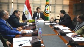 نائب محافظ الدقهلية يترأس اجتماع لجنة سحب قطع الأراضي من المستثمرين غير الجادين