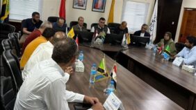 وزير الإسكان يلتقي المسئولين والعاملين بمشروع سد ومحطة كهرباء  جوليوس نيريرى  لتوليد الطاقة بدولة تنزانيا الاتحادية