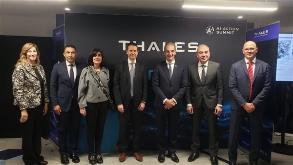 وزير الاتصالات وتكنولوجيا المعلومات يبحث مع مسؤولى شركة تاليس Thales خطط الشركة للتوسع فى حجم أعمالها