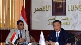 نائب محافظ الأقصر يستقبل وفدًا من مدينة يانغتشو الصينية لبحث التعاون المشترك