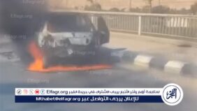 ماس كهربائي.. يؤدى احتراق سيارة بالكامل دون اي إصابات بطريق الكوامل بسوهاج