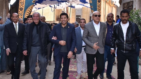 وزير الشباب والرياضة ومحافظ الأقصر يفتتحان مسجد أبو سلام بأرمنت