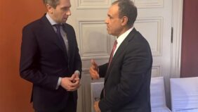 وزير الخارجية والهجرة يلتقي وزير الخارجية الأيرلندي لبحث التعاون بين البلدين