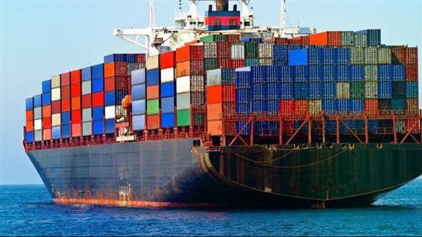 ميناء دمياط يتداول 36 سفينة للحاويات والبضائع العامة