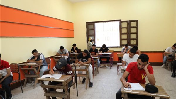 أخطاء شائعة لأولياء الأمور تزيد من قلق طلاب الثانوية العامة.. خبير تربوي يوضح