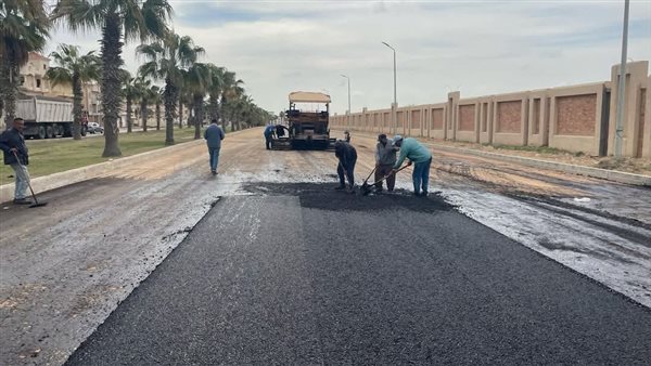 وزير الإسكان يتابع مشروعات تطوير الطرق والمرافق والمبادرة الرئاسية  سكن لكل المصريين  ببرج العرب الجديدة