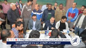 محافظ أسيوط يتناول الإفطار مع المواطنين على مائدة الرحمن بالوليديةبحي شرق