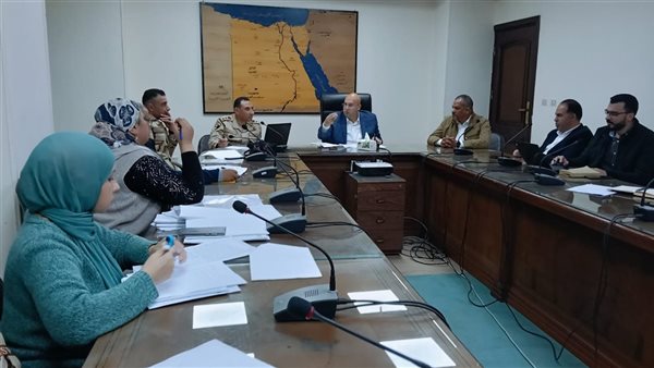 نائب محافظ الجيزة يناقش استعدادات استقبال المرحلة الثانية من مبادرة حياة كريمة