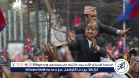 عد أيها الملك وأنقذ البلاد .. استقبال حاشد لملك نيبال المعزول في مطار كاتماندو