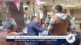 محافظ الدقهلية يحيل مدير الإدارة الهندسية والشئون الإدارية والحملة الميكانيكية و75 موظفا بغرب المنصورة للتحقيق